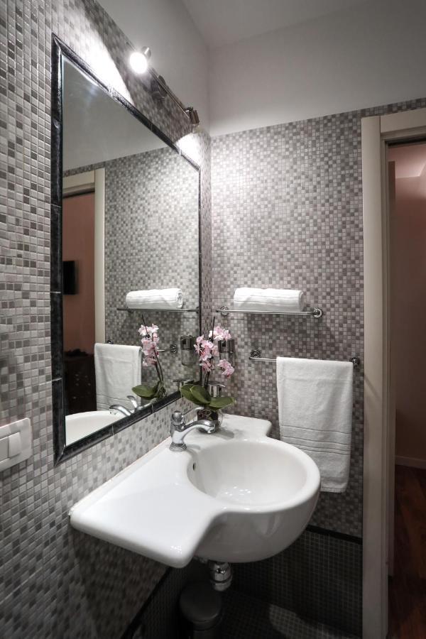 Elegant Rooms Roma - Guest House Bagian luar foto